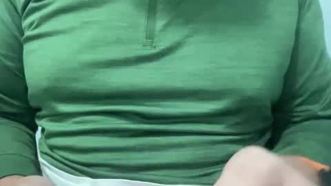 Snapshot of onthedlhere chatting on October 22, 2025, 2:39 pm onthedlhere online show from October 22, 2025, 2:39 pm