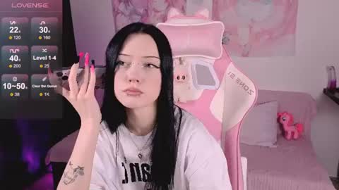 Snapshot of ophelia_amber chatting on June 9, 2026, 4:40 pm Ophelia online show from June 9, 2026, 4:40 pm