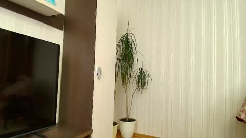 ophelia blue online show from April 16, 2026, 12:17 pm