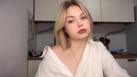 Ophelia online show from December 3, 2025, 10:46 am