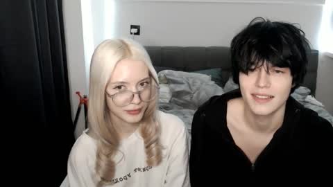 Snapshot of opiunarium chatting on November 7, 2025, 11:49 pm Bella and John online show from November 7, 2025, 11:49 pm