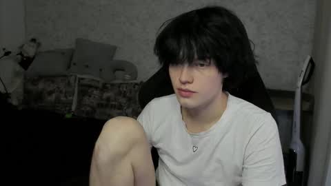 Bella and John online show from December 16, 2025, 8:19 am