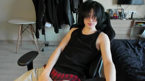 Bella and John online show from April 5, 2026, 4:26 pm