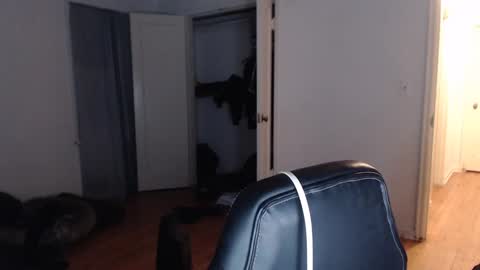 Snapshot of oregon87 chatting on December 14, 2024, 1:28 am The Oregon Lumberjack online show from December 14, 2024, 1:28 am