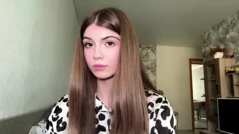 Snapshot of orethaellifritz chatting on May 21, 2026, 8:43 am Yesenia online show from May 21, 2026, 8:43 am