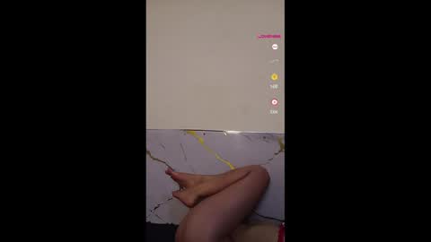 oriana_111 online show from May 25, 2026, 3:56 am