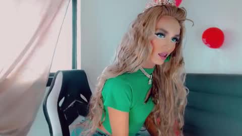 Oriana braom online show from February 15, 2025, 7:17 pm