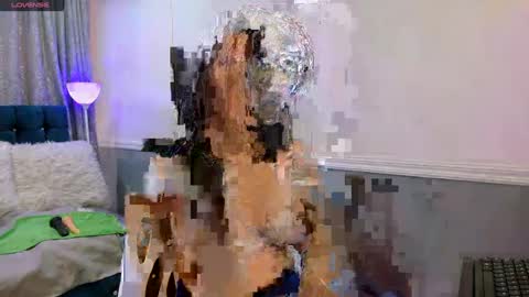 Oriana  online show from October 7, 2025, 12:35 pm