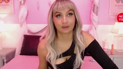 Oriana Larsson online show from March 13, 2026, 12:01 pm