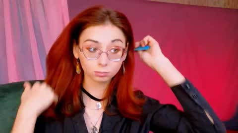Snapshot of orianna_blade chatting on September 23, 2025, 1:36 pm Orianna - Hi Im into geek culture cosplay crafting LARP games. Shall we play DnD online show from September 23, 2025, 1:36 pm