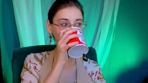 Snapshot of orianna_blade chatting on October 10, 2025, 1:21 pm Orianna - Hi Im into geek culture cosplay crafting LARP games. Shall we play DnD online show from October 10, 2025, 1:21 pm