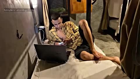 Fansly and Instagram -  online show from November 4, 2025, 8:46 am