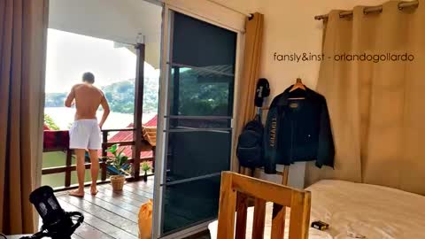 Fansly and Instagram -  online show from December 17, 2025, 7:03 am