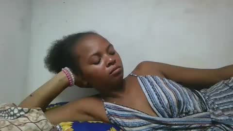 ornellahhh online show from November 14, 2025, 10:47 am