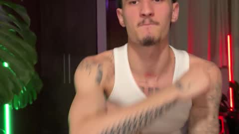 Snapshot of orphoenix chatting on November 7, 2025, 10:10 pm Phoenix online show from November 7, 2025, 10:10 pm