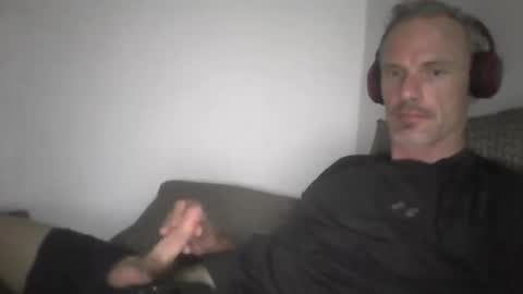 orwel09 online show from December 2, 2025, 6:25 pm