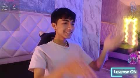 osamu_tay online show from January 19, 2026, 11:47 am