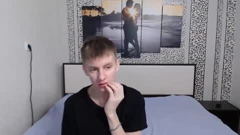 Snapshot of oscar_bell chatting on February 23, 2025, 7:49 pm Oscar online show from February 23, 2025, 7:49 pm