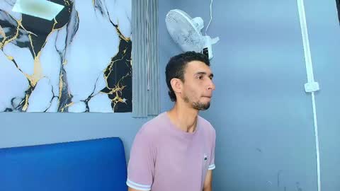 oscar_evans1 online show from April 29, 2026, 12:09 pm