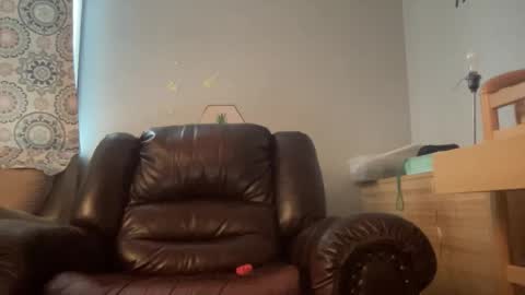 Snapshot of oscarcrouch17 chatting on December 2, 2025, 6:03 pm Oscarbrittany online show from December 2, 2025, 6:03 pm