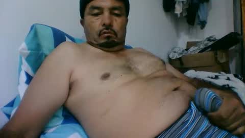 oscarjhe3512 online show from May 2, 2026, 1:54 am