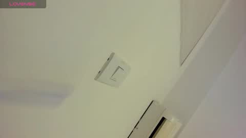 oshun_444 online show from March 17, 2026, 12:08 pm