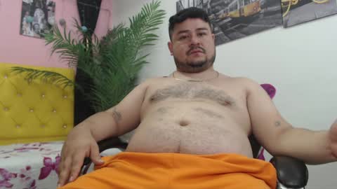 Snapshot of oso_gael chatting on December 21, 2024, 6:02 pm Bear Gael online show from December 21, 2024, 6:02 pm