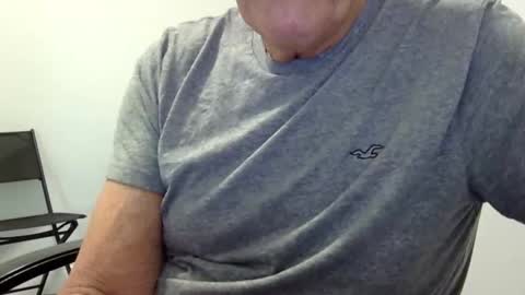 Snapshot of ossibottom chatting on May 23, 2026, 8:24 pm Ossi online show from May 23, 2026, 8:24 pm