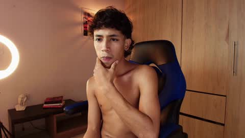 ostin 18hot online show from January 14, 2025, 5:30 am