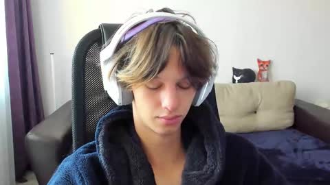 Ostin online show from October 19, 2025, 8:37 am