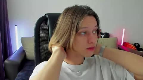 Ostin online show from March 16, 2026, 5:35 am