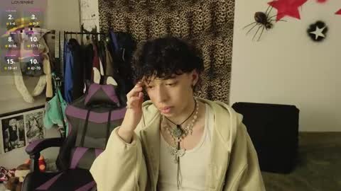 Snapshot of otter_star chatting on June 2, 2026, 3:41 am Princces Albert online show from June 2, 2026, 3:41 am