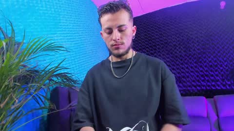 Snapshot of otter_wet chatting on April 1, 2026, 2:45 am otter_wet online show from April 1, 2026, 2:45 am