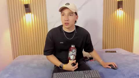 Otto Andrew online show from March 1, 2026, 7:27 pm