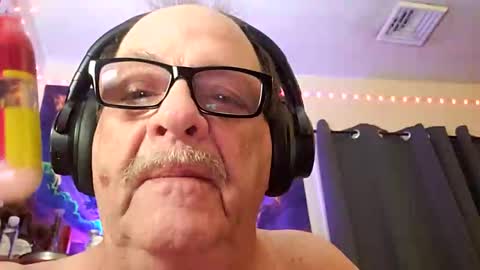 Snapshot of ou8124824 chatting on October 10, 2025, 3:27 am ou8124824 online show from October 10, 2025, 3:27 am