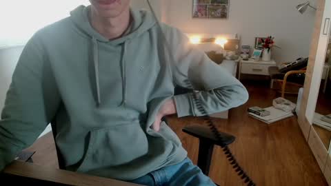 OverkneeBabe online show from December 10, 2024, 9:01 am