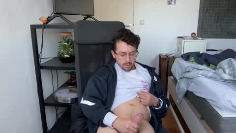 ovidius96 online show from December 4, 2025, 10:35 am