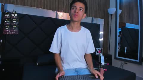 Snapshot of owen__johnson chatting on September 13, 2025, 12:05 pm Owen Johnson online show from September 13, 2025, 12:05 pm