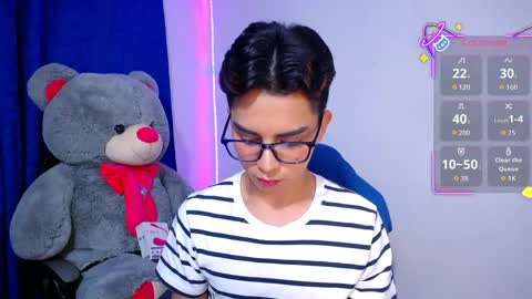 Snapshot of owenblue__ chatting on April 23, 2026, 9:52 am Owen Independent model online show from April 23, 2026, 9:52 am