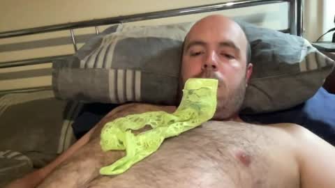 Owen2022 online show from April 15, 2026, 6:09 am