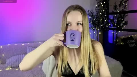 Oxy Foxie online show from April 3, 2026, 2:15 pm