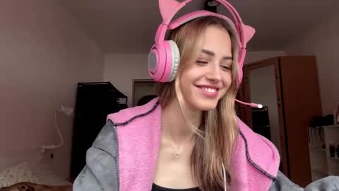 Eva online show from February 5, 2026, 9:14 am