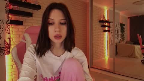 Snapshot of p0rsche911 chatting on December 11, 2024, 5:59 pm Alice online show from December 11, 2024, 5:59 pm