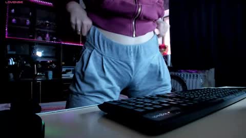 Ella online show from February 14, 2025, 10:07 am