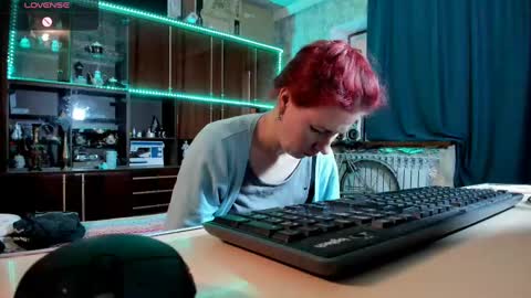 Ella online show from February 19, 2025, 1:28 pm