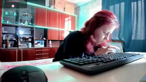 Ella online show from March 8, 2025, 2:19 pm