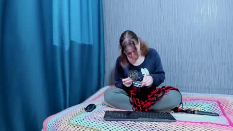 Ella online show from November 28, 2025, 9:23 am