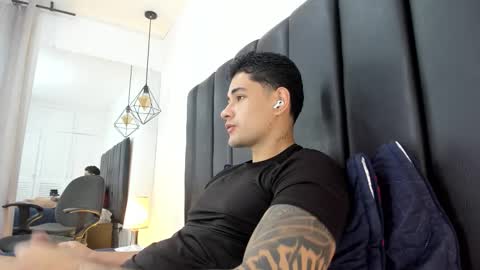 Javi    online show from February 5, 2026, 1:05 pm