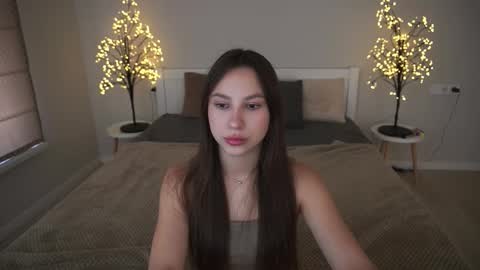 Paige online show from September 19, 2025, 12:39 pm