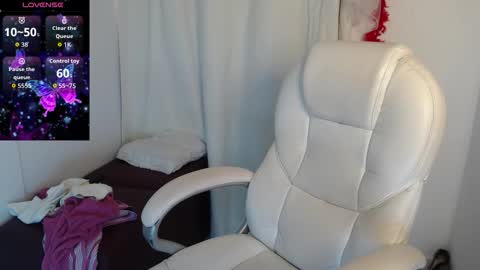 paiper online show from November 30, 2025, 11:58 am